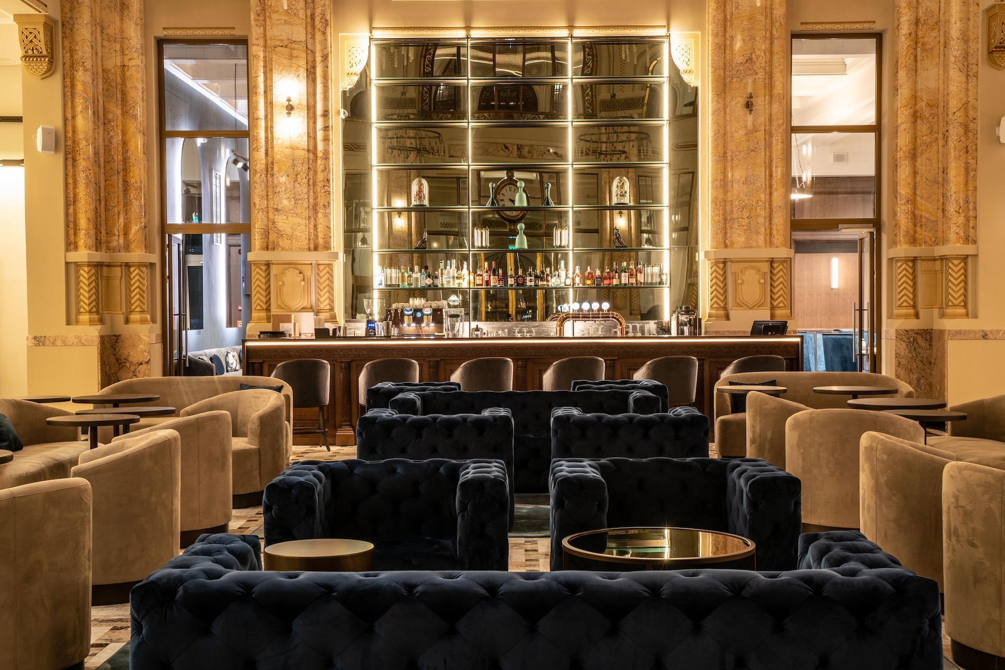 The Marmorosch Bucharest, Autograph Collection 호텔 외부 사진 The bar at the Hotel de Crillon