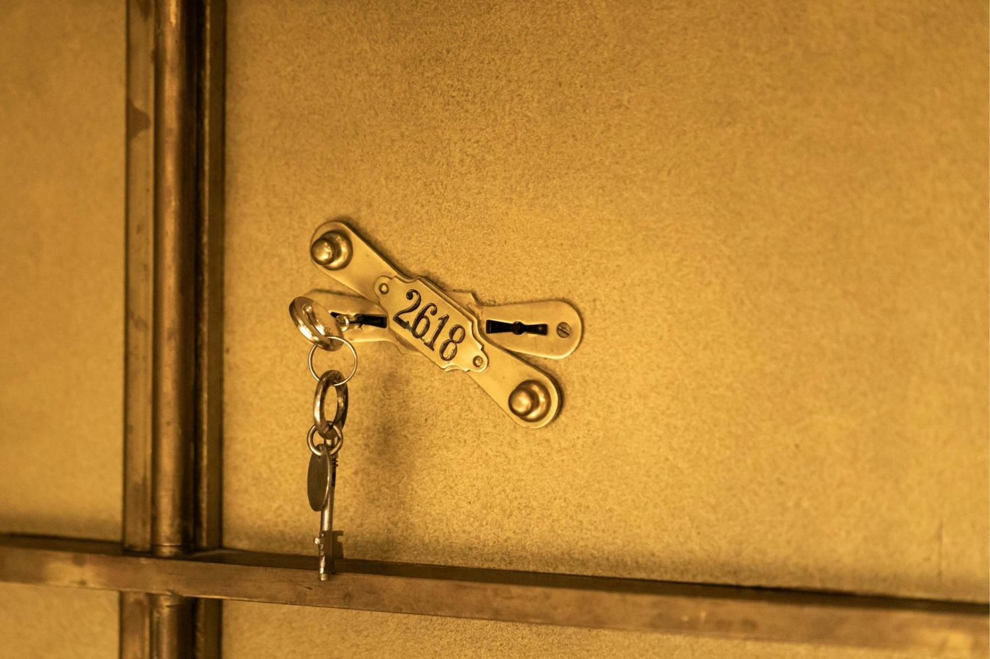 The Marmorosch Bucharest, Autograph Collection 호텔 외부 사진 A safe with a key